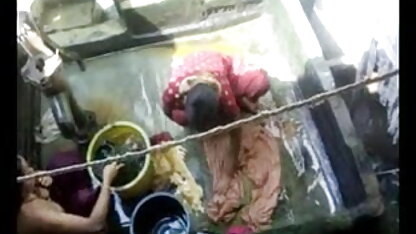 दो एक जर्मन फूहड़ रसोई घर हिंदी में सेक्सी फिल्म फुल मूवी की मेज पर