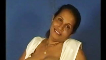 युवा देसी सेक्सी फुल मूवी पत्नी के साथ pees बाथटब में पति देखता है, जबकि उसे और masturbates