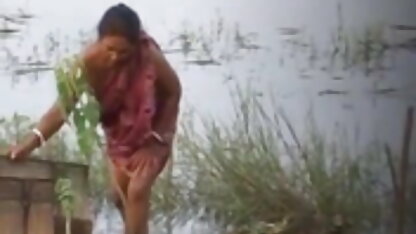आदमी उसकी प्रेमिका के बाद, बर्फ के फुल वीडियो सेक्सी मूवी जंगल में