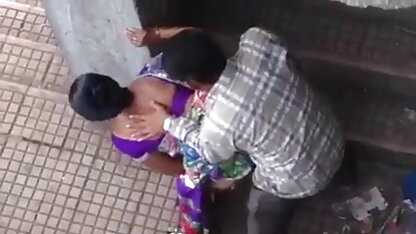 मास्टर हाउसकीपर को अपमानित करता है और उसके चेहरे को हिलाता है फुल सेक्सी एचडी मूवी