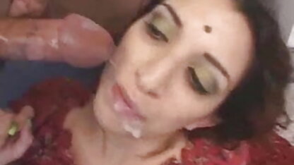 लड़की गुदा प्लग डाला और अपार्टमेंट के आसपास उसके साथ सेक्सी मूवी फुल हद चलता है
