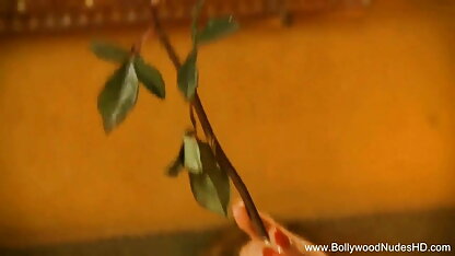 सचिव घुटने टेकते हैं सेक्सी पिक्चर फुल मूवी हिंदी और नीचे पैंट में बॉस मुर्गा बेकार है