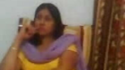 पति से दूर ले जाता है, जबकि पत्नी रास्ते में फुल मूवी सेक्स वीडियो झाड़ियों में पेशाब
