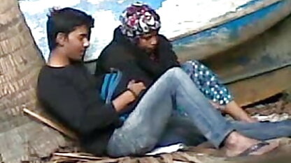 ताजिक पत्नी एक युवा लड़के के साथ काम पर हिंदी में सेक्सी फुल मूवी पति को धोखा देती है