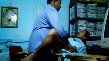 नकाबपोश पत्नी सेक्सी वीडियो एचडी फुल मूवी स्काइप पर पति देखता है, जबकि