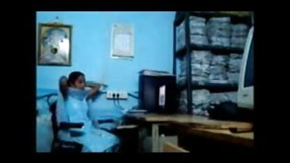 सुनहरे बालों वाली हिंदी सेक्सी फुल मूवी वीडियो देता है, पैर और मोज़ा